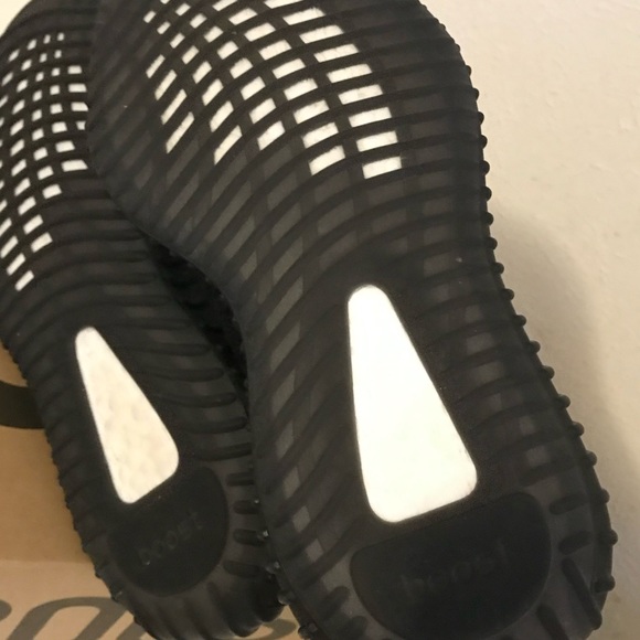 Yeezy Boost 350, Black w/red letters ,💯 authentic - Picture 6 of 12